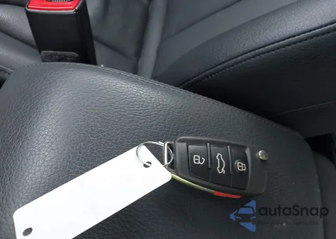 2018 Audi Q3 2.0T Premium/2.0T Sport Premium z USA, uszkodzony, nr VIN WA1ECCFS5JR033705